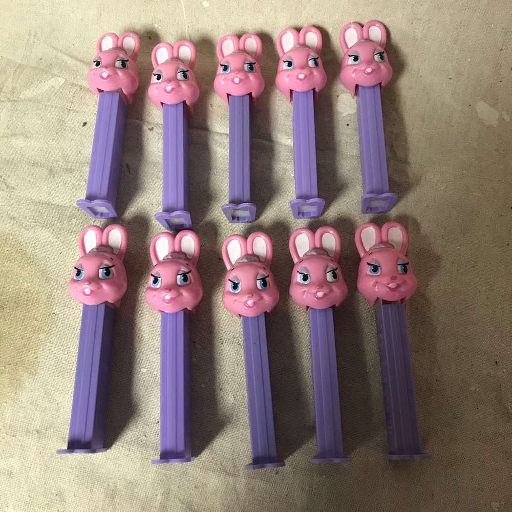 PEZ dispenser collectibles (10pcs)